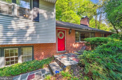 111 Warwick Dr, Wilmington, DE 19803-2620