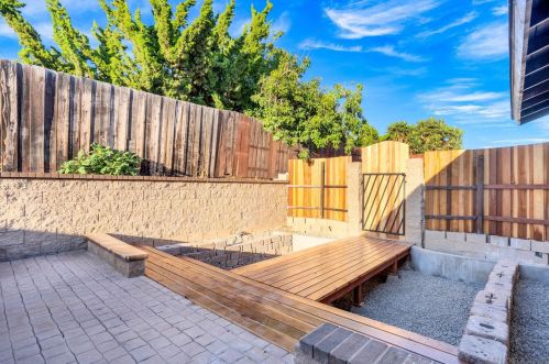 252 Plumosa Ave, Vista CA  92083-8022 exterior