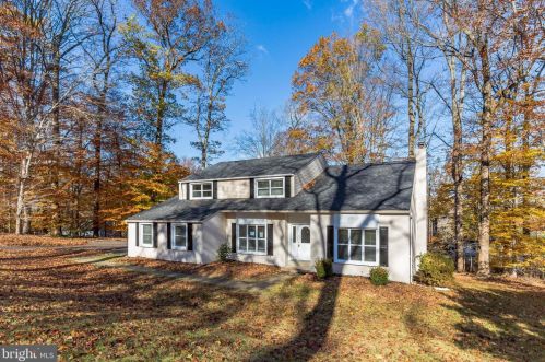 5 Deggs Cir, Newtown Square, PA 19073-1906