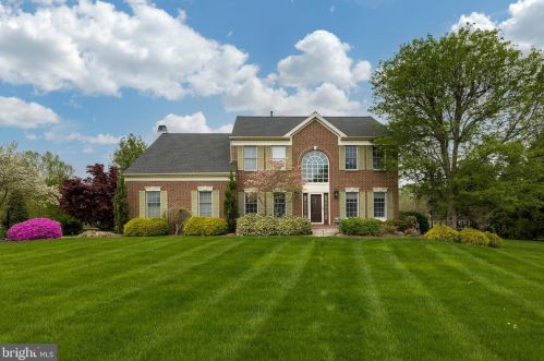 121 Bill Of Rights Ln, Downingtown, PA 19335-4526