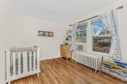 4 Wallace Pl, White Plains NY  10606-3211 exterior