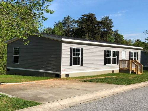 122 Brookview Dr, Reidsville, NC 27320-9429