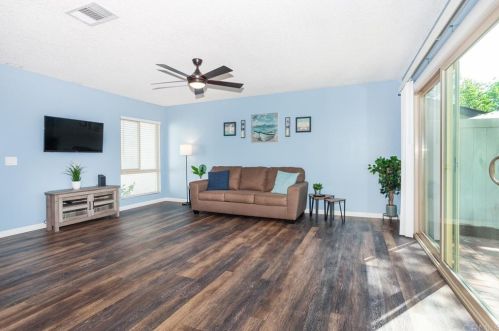 230 Eveningside Gln, Escondido CA  92026-1334 exterior