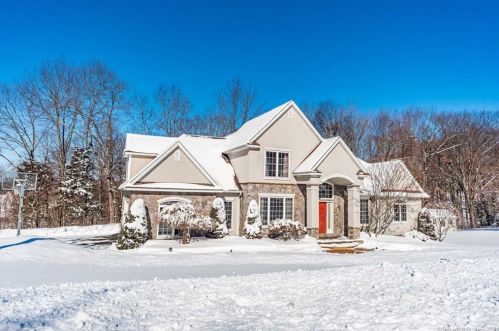 31 Ridgecrest Dr, Waterbury, CT 06716-2557