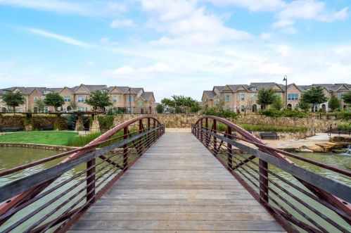 4152 Riverside Dr, Lewisville TX  75028 exterior