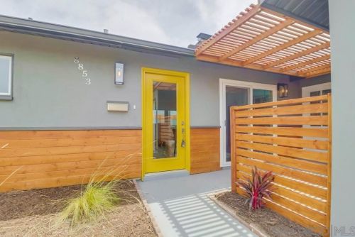 8853 Heraldry St, San Diego CA  92123-2221 exterior