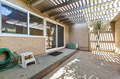 325 Chinook Dr, Placentia CA  92870-1417 exterior