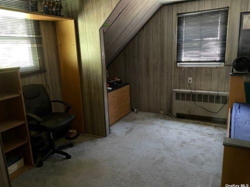 385 Broome Ave, North Lindenhurst NY  11757-3834 exterior