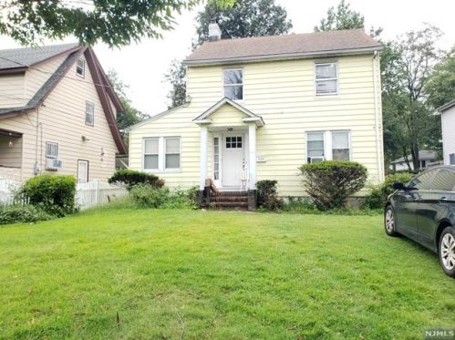 1290 Beaumont Ave, Teaneck, NJ 07666-4901