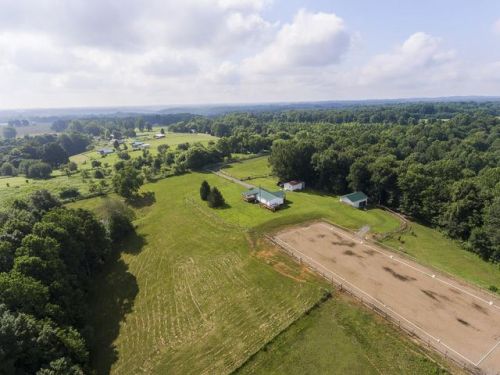4658 Clifty Rd, Westmoreland, TN 37186-2660