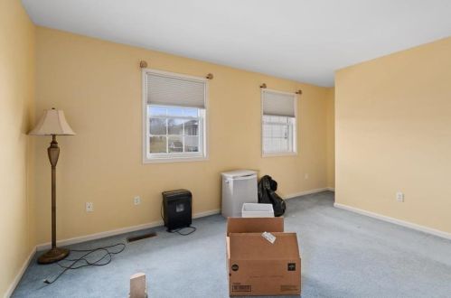 4 Saratoga Ct, Easton PA  18040-1046 exterior