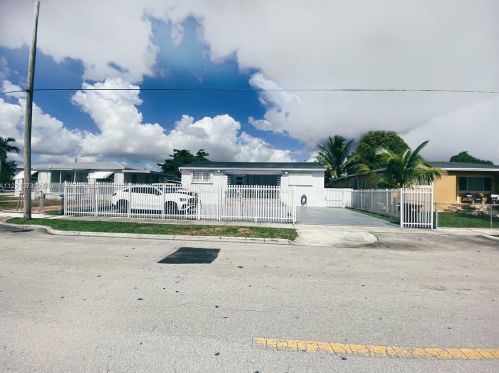 5940 7th Ave, Hialeah, FL 33013-1310