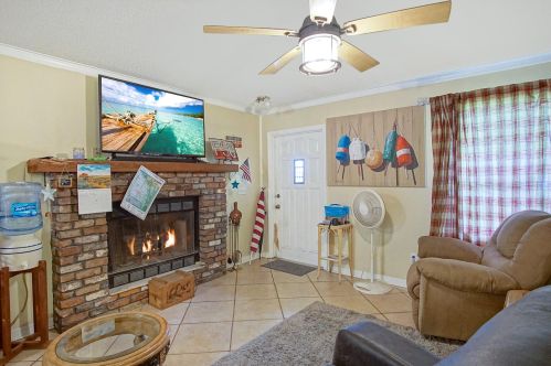 6103 Sunset Blvd, Fort Pierce, FL 34982-8609