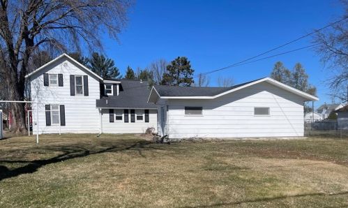 222 Lincoln Ave, Brackett, WI 54742-9542