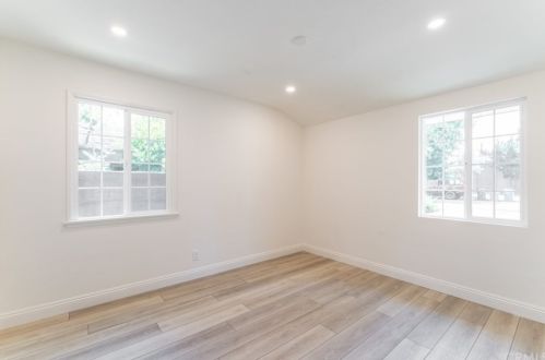 6930 Colbath Ave, Van Nuys CA  91405-4103 exterior