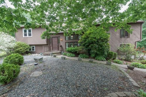 1788 Victory Hwy, Coventry, RI 02816-4512