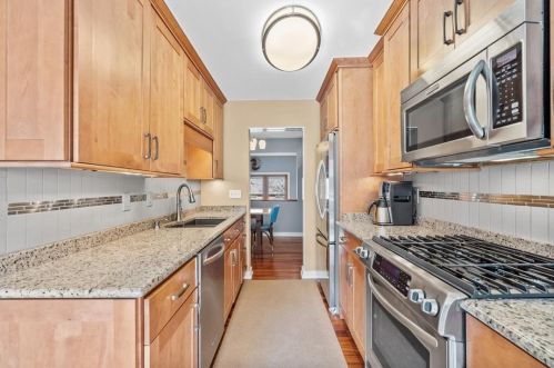 2 Graham Pl, Pittsburgh PA  15232-1611 exterior