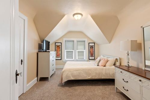 3140 32, Milwaukee WI 53215-4233 exterior