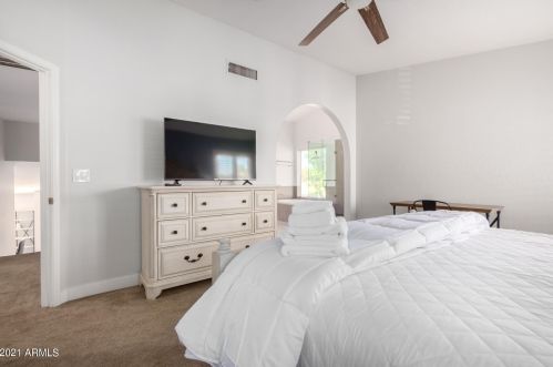 4610 Everett Dr, Phoenix AZ  85032-4893 exterior