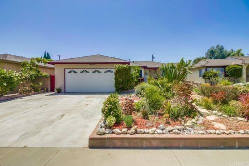 3228 Wolfe St, Lakewood, CA 90712-1423