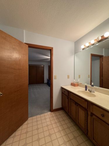 1 Cedar Pt, Newport KY  41076-1743 exterior