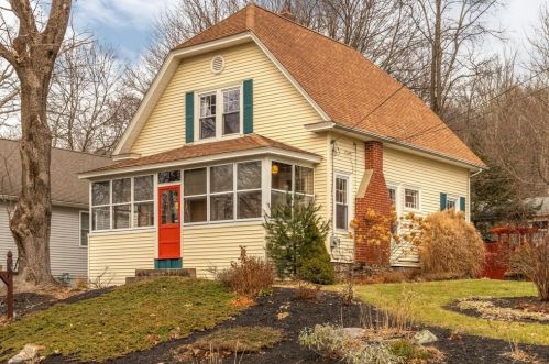 48 Tiverton Pkwy, Worcester MA 01602 exterior