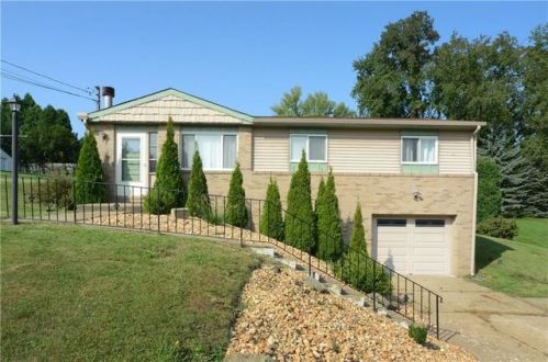 217 Snyder Dr, Moon Twp, PA 15108-2939