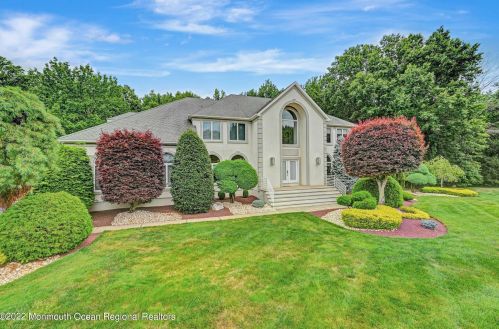 307 Sinclair Ct, Morganville, NJ 07751-2032