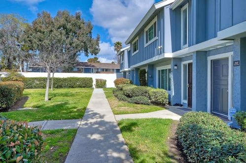 241 Blossom Way, Oceanside, CA 92058-1518
