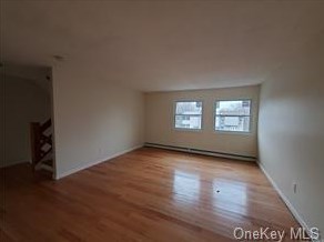 8 Sandburg Ct, Middletown NY  10941-1813 exterior