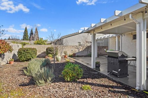 691 Diamond Glen Cir, Folsom CA 95630-3157 exterior