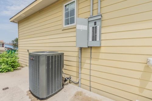 9049 Magnolia Blossom Trl, Fort Worth TX  76131-4131 exterior