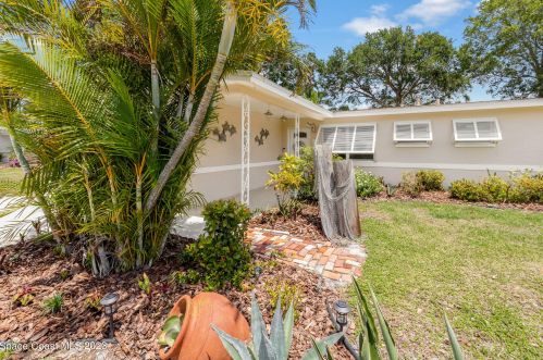950 Courtenay Pkwy, Merritt Island, FL 32952-5010