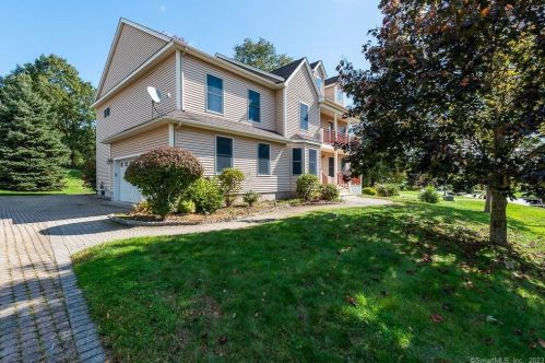 23 Giovanni Dr, Waterford, CT 06385-1724