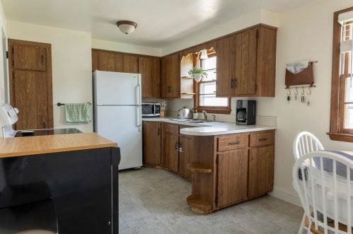811 Stony Brook Ln, Green Bay, WI 54304-2127