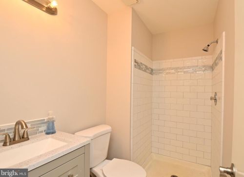 7803 Wintercress Ln, Springfield VA  22152-3842 exterior
