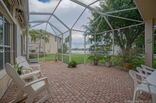 19246 41st St, Hollywood, FL 33029-2753