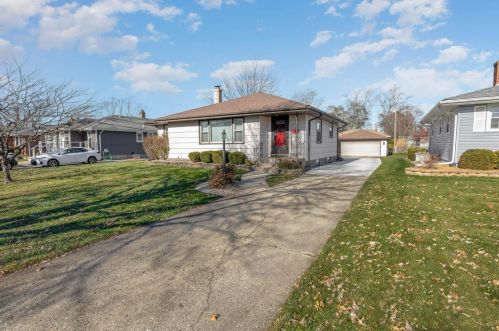 249 Briar Ln, Hammond, IN 46321-2101