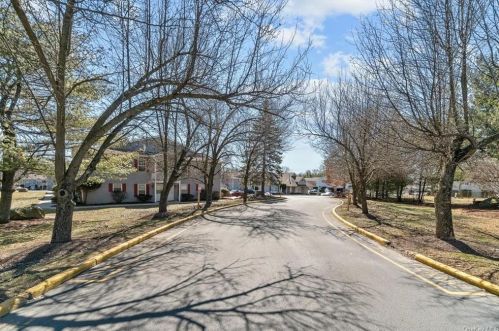1 Jimal Dr, Middletown, NY 10940-3649