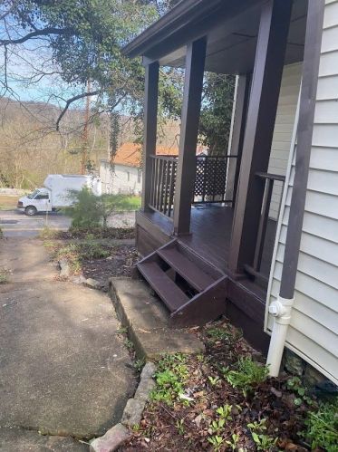 4570 Hamilton Ave, Cincinnati OH  45223-1777 exterior