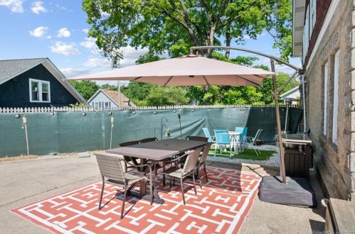 40 Hedge Ave, Norwich CT  06360-5920 exterior