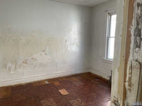432 Stuyvesant Ave, Irvington NJ  07111-2046 exterior