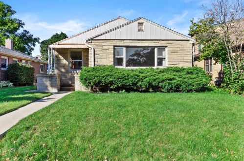 3425 Dousman St, Milwaukee, WI 53212-1735