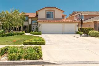 2945 Sparrow Dr, Fullerton, CA 92835-2327