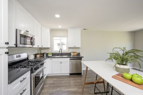 11104 Carmenita Rd, Whittier CA 90605-4130 exterior