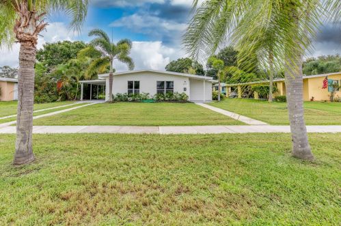 2917 Treasure Island Rd, Fort Pierce, FL 34952-5731