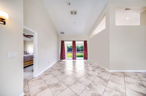 1492 Gilroy Rd, Fort Pierce, FL 34953-2519