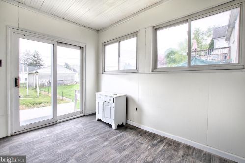 522 2nd Ave, Parkesburg PA  19365-1404 exterior