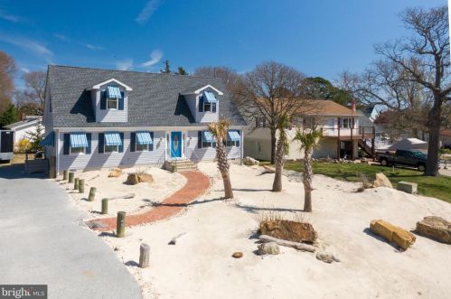 105 Loughlin Dr, Millville, DE 19970-9261