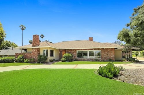 209 Oak Meadow Rd, Sierra Madre, CA 91024-2611